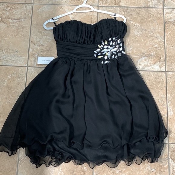 Formal strapless cocktail dress - Picture 1 of 2